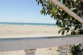 Apartamento en la Playa con Patio Privado Rincon De La Victoria